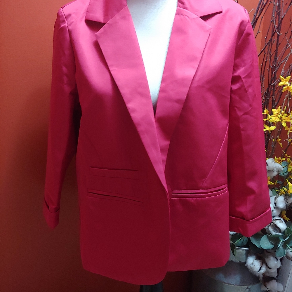 Pink Blazer. Size XL, fits like Large, 3/4 length sleeves. NWT. No stretch.